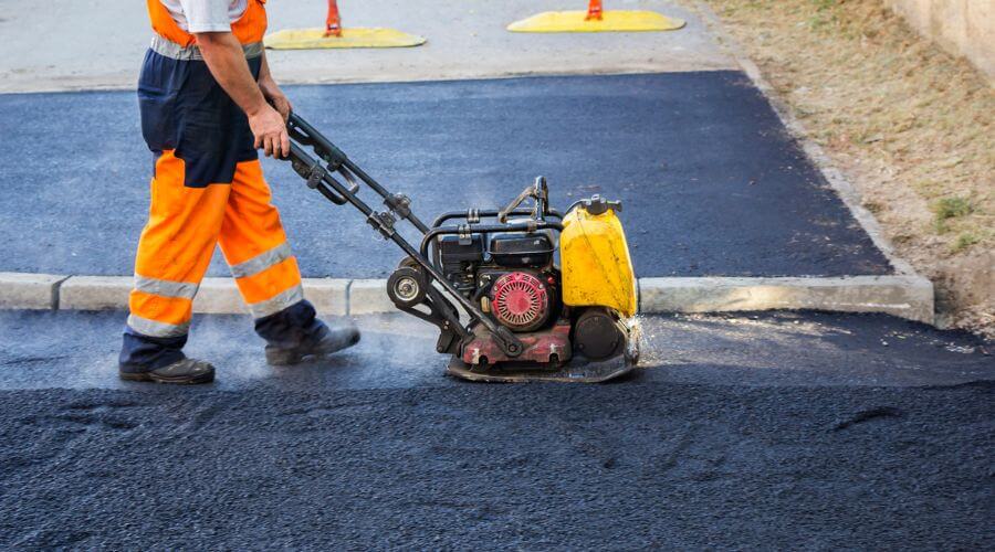 Professional gutter cleaning in Edgewater, NJ
